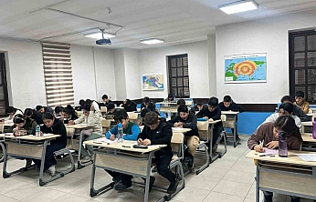 Büyükşehir Eğitim Merkezlerinde yapılan deneme sınavına bin 350 öğrenci katıldı
