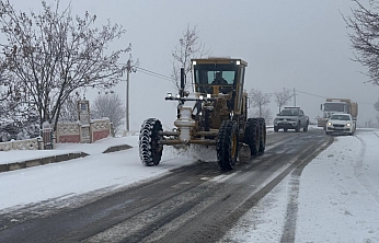 Elazığ'da Kar Mesaisi Devam Ediyor