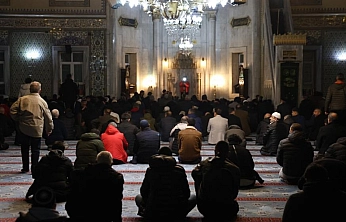 Elazığlılar Camilere Akın Etti