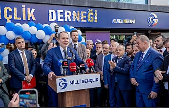Erbakan'dan Gül'e Plaket!