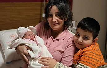 Yeni Yılın İlk Bebeği Zeynep Hüma Oldu