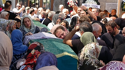 Ailesini Öldüren Doktor İntihar Etti