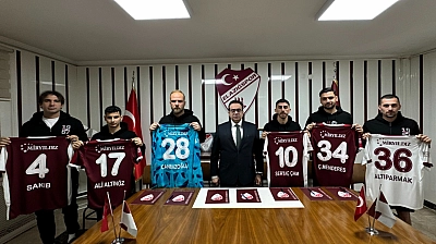 Bordo Beyaz'da İmza Töreni!