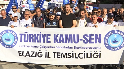 Elazığ'da Memurlar Meydana İndi