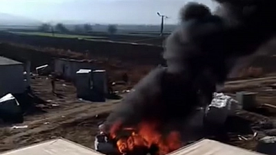 Elazığ'da park halindeki araç alev alev yandı