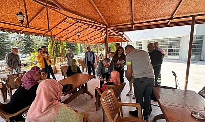 Anneler Günü'nde huzurevine anlamlı ziyaret