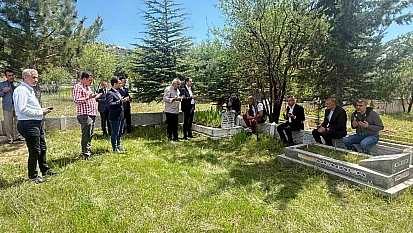 Ahmet Aytar, Kabri Başında Anıldı