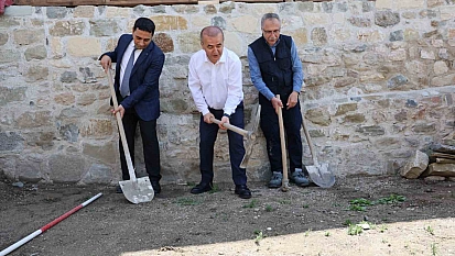 Vali Hatipoğlu İlk Kazmayı Vurdu