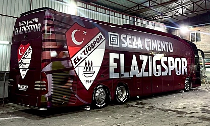 Bordo Beyazlı Otobüs Dikkat Çekti!