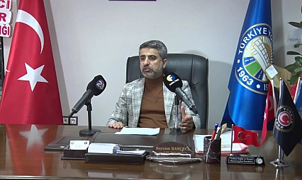 Elazığ'da İşçiler Meydana İniyor