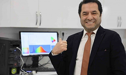 Türk profesörden bir ilk daha: Sarılık hastalığı tedavisi için fotonik sistem geliştirdi