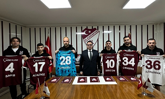 Bordo Beyaz'da İmza Töreni!