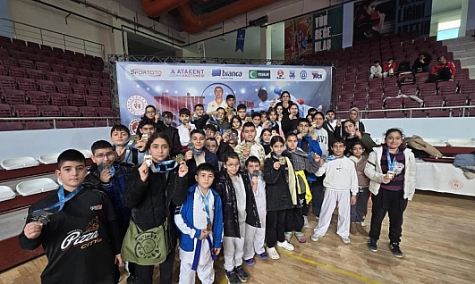 Elazığlı Sporculara Madalya Yağdı