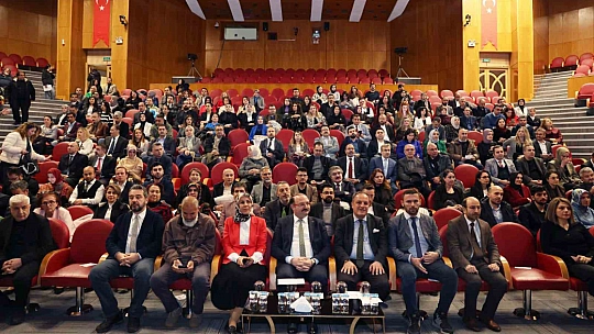 Atatürk Üniversitesi'nde bilimsel teşvik töreni düzenlendi: Başarılı Akademisyenlere ödülleri takdim edildi