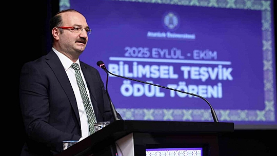 Atatürk Üniversitesi'nde bilimsel teşvik töreni düzenlendi: Başarılı Akademisyenlere ödülleri takdim edildi