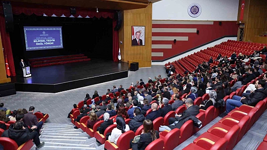Atatürk Üniversitesi'nde bilimsel teşvik töreni düzenlendi: Başarılı Akademisyenlere ödülleri takdim edildi