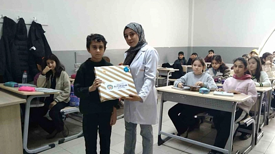 Büyükşehir Eğitim Merkezlerinde yapılan deneme sınavına bin 350 öğrenci katıldı