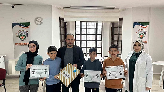 Büyükşehir Eğitim Merkezlerinde yapılan deneme sınavına bin 350 öğrenci katıldı