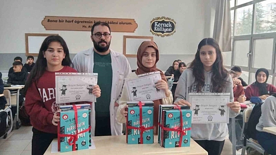 Büyükşehir Eğitim Merkezlerinde yapılan deneme sınavına bin 350 öğrenci katıldı