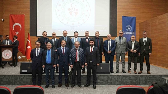 Çakmur'dan spor tesislerinde çalışan personele teşekkür belgesi