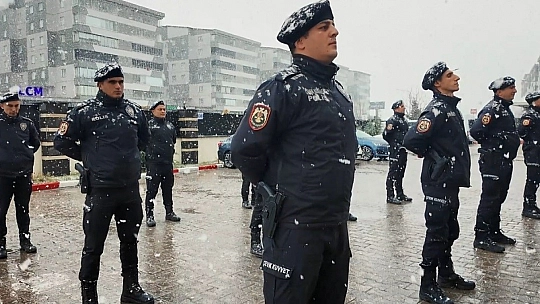 Çevik kuvvet personelinden şehitler için anlamlı anma