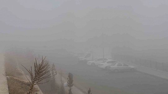 Elazığ'da sis etkisini sürdürüyor