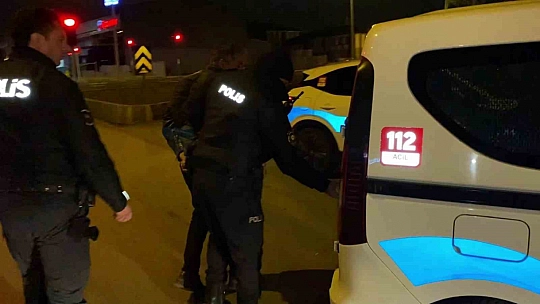 Erzurum'da 37 kaçak göçmen ve 10 organizatör yakalandı