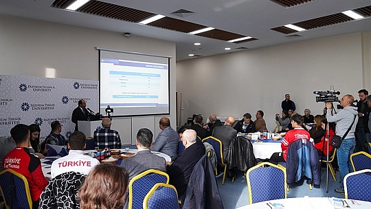 ETÜ, üniversiteler ligindeki şampiyonluğunu basın buluşmasıyla kutladı