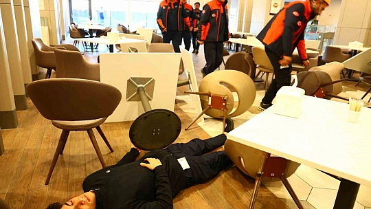 Fethi Sekin Şehir Hastanesi'nde deprem ve yangın tatbikatı