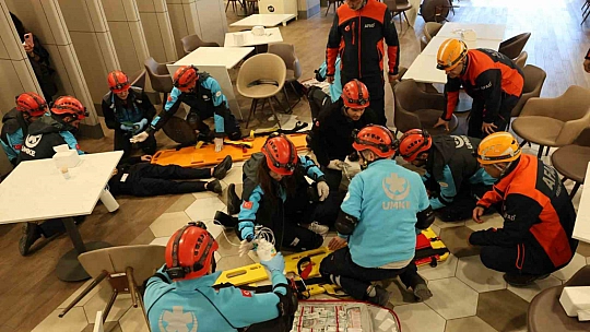 Fethi Sekin Şehir Hastanesi'nde deprem ve yangın tatbikatı