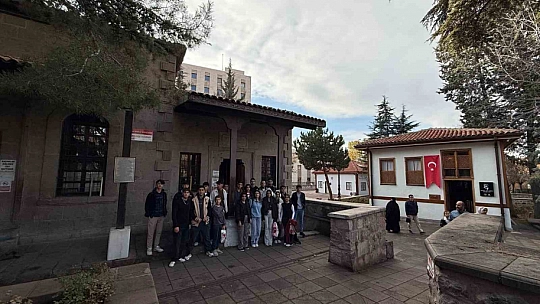 Hakkarili öğrenciler Ankara gezisinden döndü