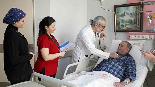 Malatya'da aort yırtığı kapalı yöntemle onarıldı