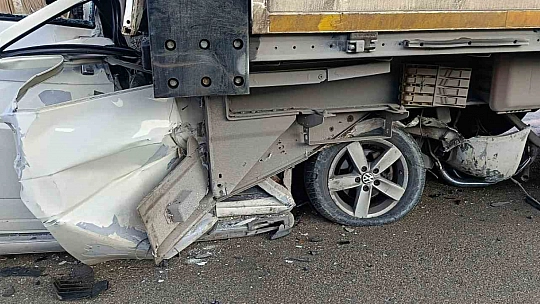 Malatya'da tır ile minibüs çarpıştı: 3 ölü