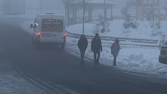 Yüksekova'da göz gözü görmüyor
