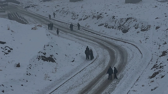 Yüksekova'da göz gözü görmüyor