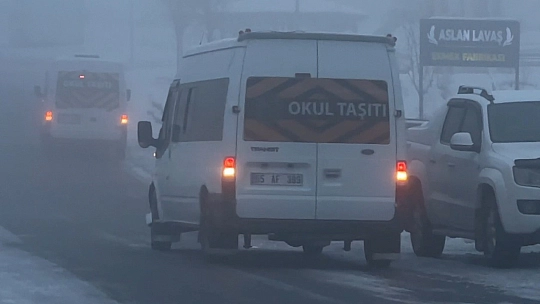 Yüksekova'da göz gözü görmüyor