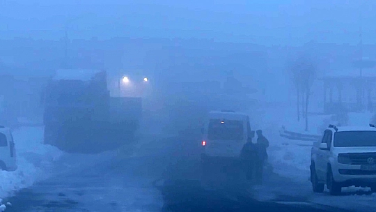 Yüksekova'da yoğun sis uçak seferlerini durdurdu