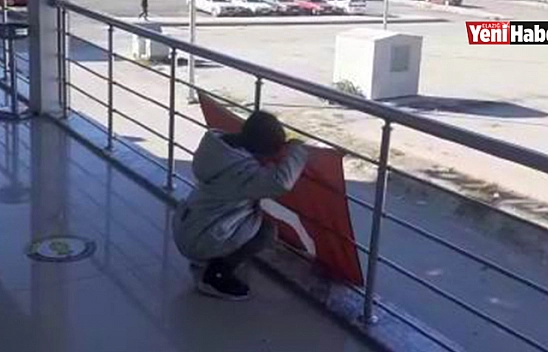 6 Yaşındaki Kızın Bayrak Sevgisi!