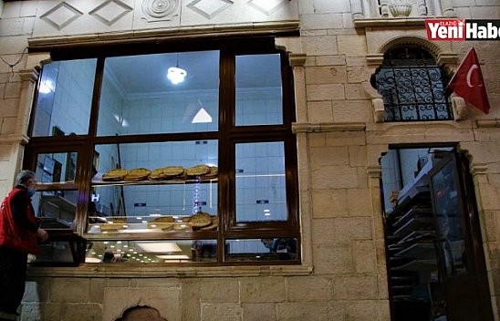 Asırlık Fırın Elazığ'a Özgü Ekmek Üretiyor