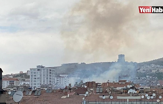 Depremden Sonra Boşaltılan İki Katlı Ev Yandı