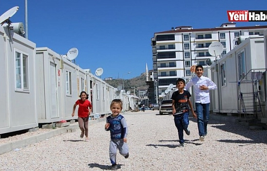 Depremzede Çocukların Bayram Sevinci