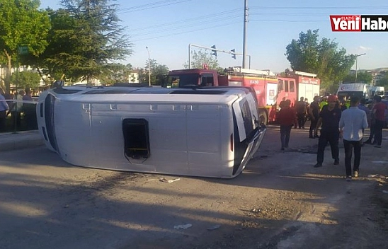 Elazığ'da Korkunç Kaza 19 Yaralı