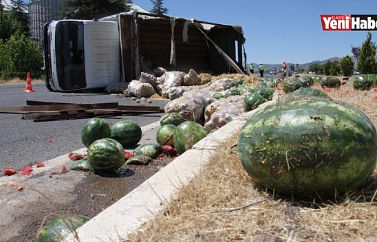 Elazığ'da Tırla Çarpışan Kamyon Devrildi