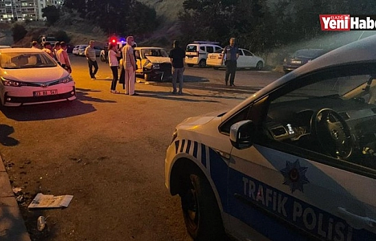 Elazığ'da Trafik Kazası:2 Yaralı