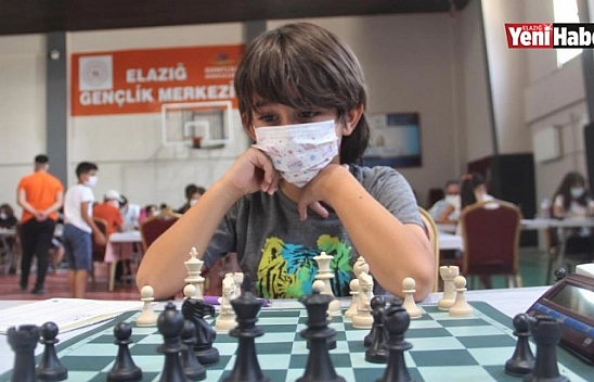 Elazığ'da Türkiye Yıldızlar ve Çocuklar Satranç Turnuvası Başladı
