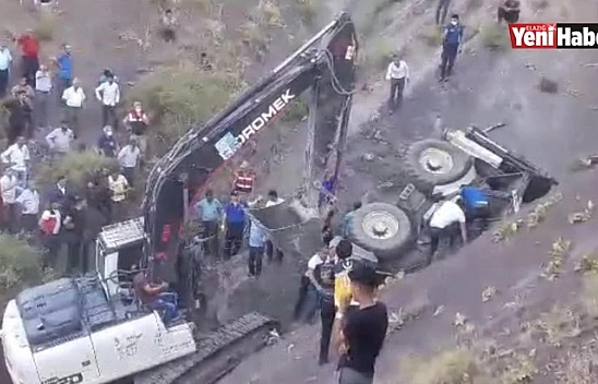 İş Makinesinin Altında Kalan Sürücü Çıkarıldı