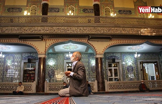 Kadir Gecesi'nde Eller Semaya Açıldı