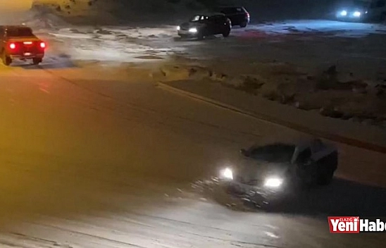 Kar Yağışı Etkili Oldu Rampada Kayan Araçlar Böyle Çarpıştı