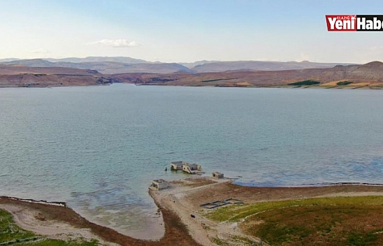 Kuraklık Nedeni İle Sular Çekildi 75 Yıllık Okul Gün Yüzüne Çıktı