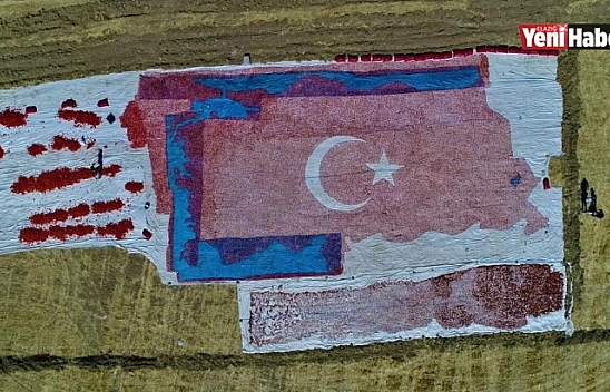 Kurutmalık Domateslerle Ay Yıldızlı Türkiye Haritası Oluşturuldu